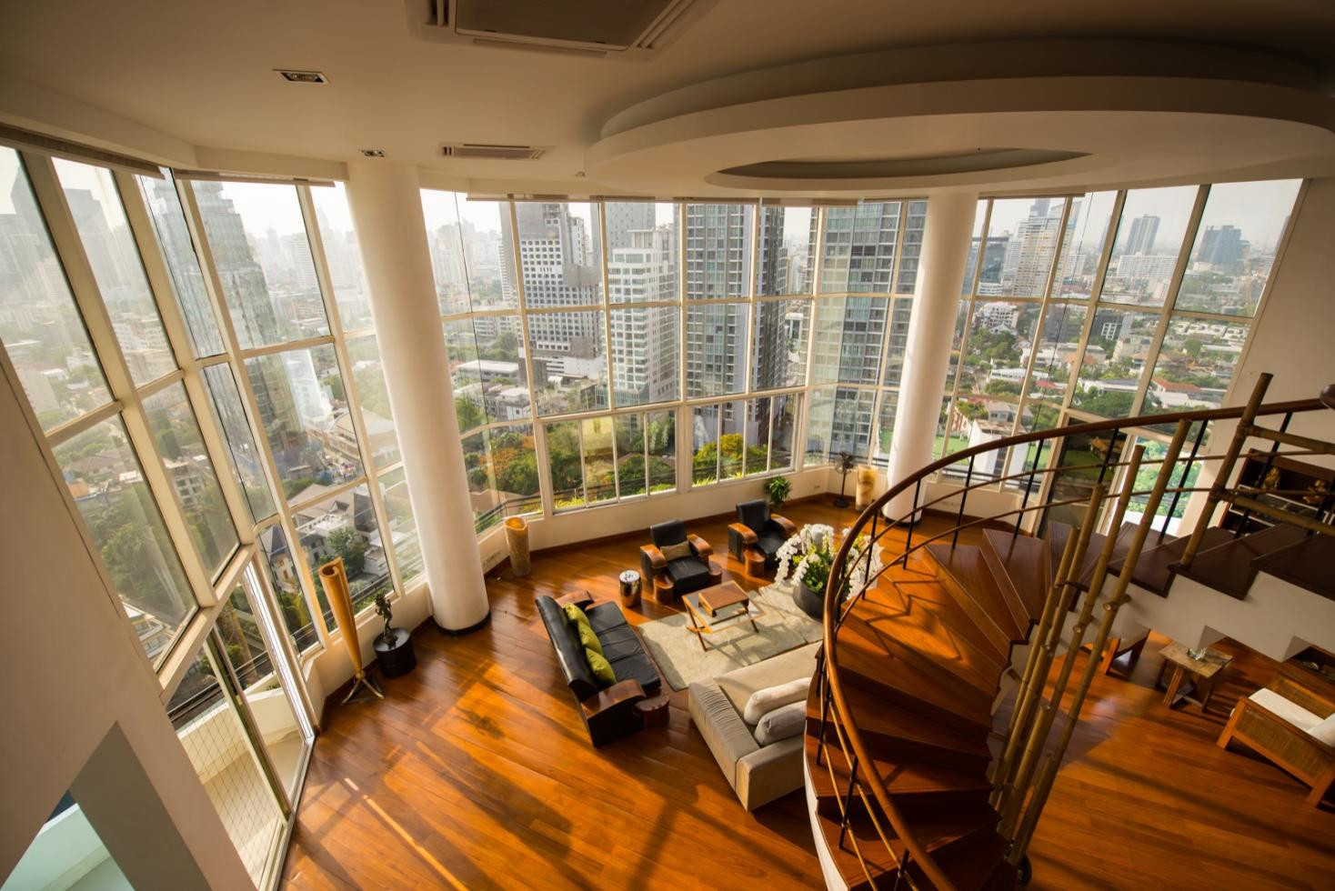 Moon tower, A Luxury Life style, Duplex Penhouse, close to BTS Thonglor, 320k a month, 82MB for sell Moon tower, A Luxury Life style, Duplex Penhouse, close to BTS Thonglor, 320k a month, 82MB for sell
