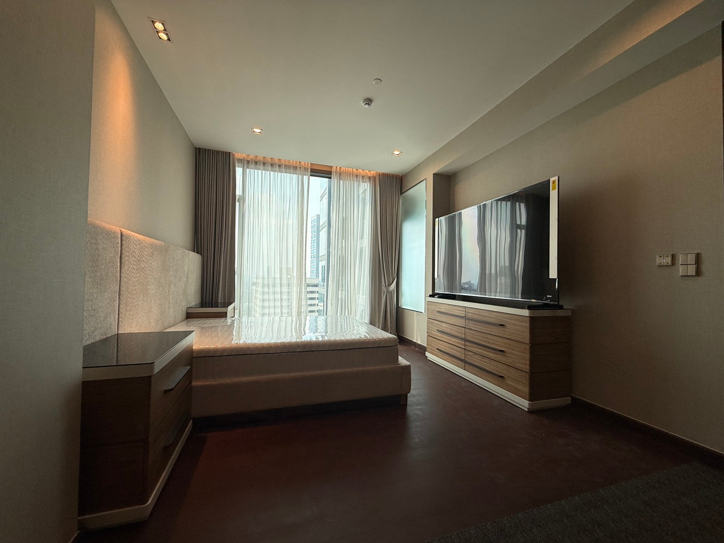 Rare Item next to BTS! Q1 Sukhumvit 2 large size bedrooms 120K ready to move in today!! Rare Item next to BTS! Q1 Sukhumvit 2 large size bedrooms 120K ready to move in today!!