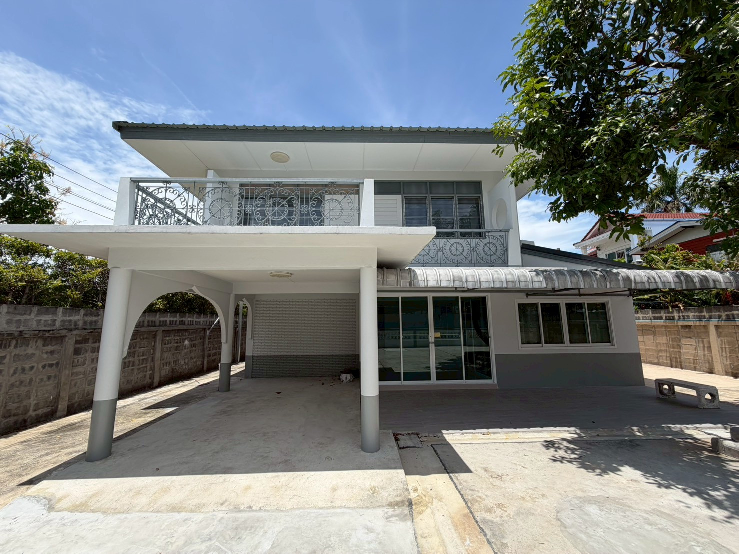 2-story detached house for rent, Lasalle 19, Sukhumvit 105, newly renovated, near BTS Bangna, suitable for a home office or residence. 2-story detached house for rent, Lasalle 19, Sukhumvit 105, newly renovated, near BTS Bangna, suitable for a home office or residence.