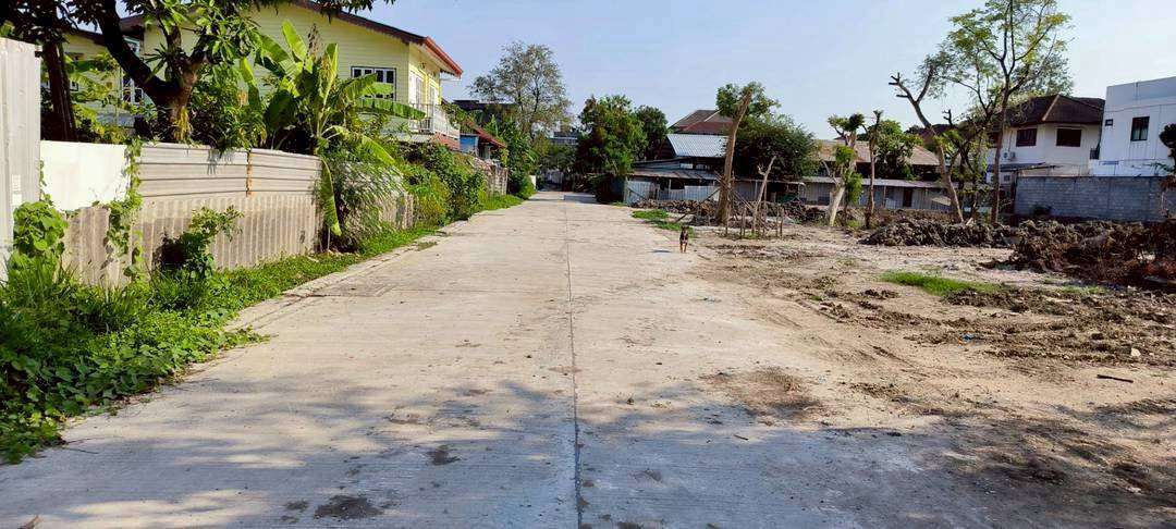Land for sale, Sukhumvit 101, Soi Punnawithi 39. Land for sale, Sukhumvit 101, Soi Punnawithi 39.