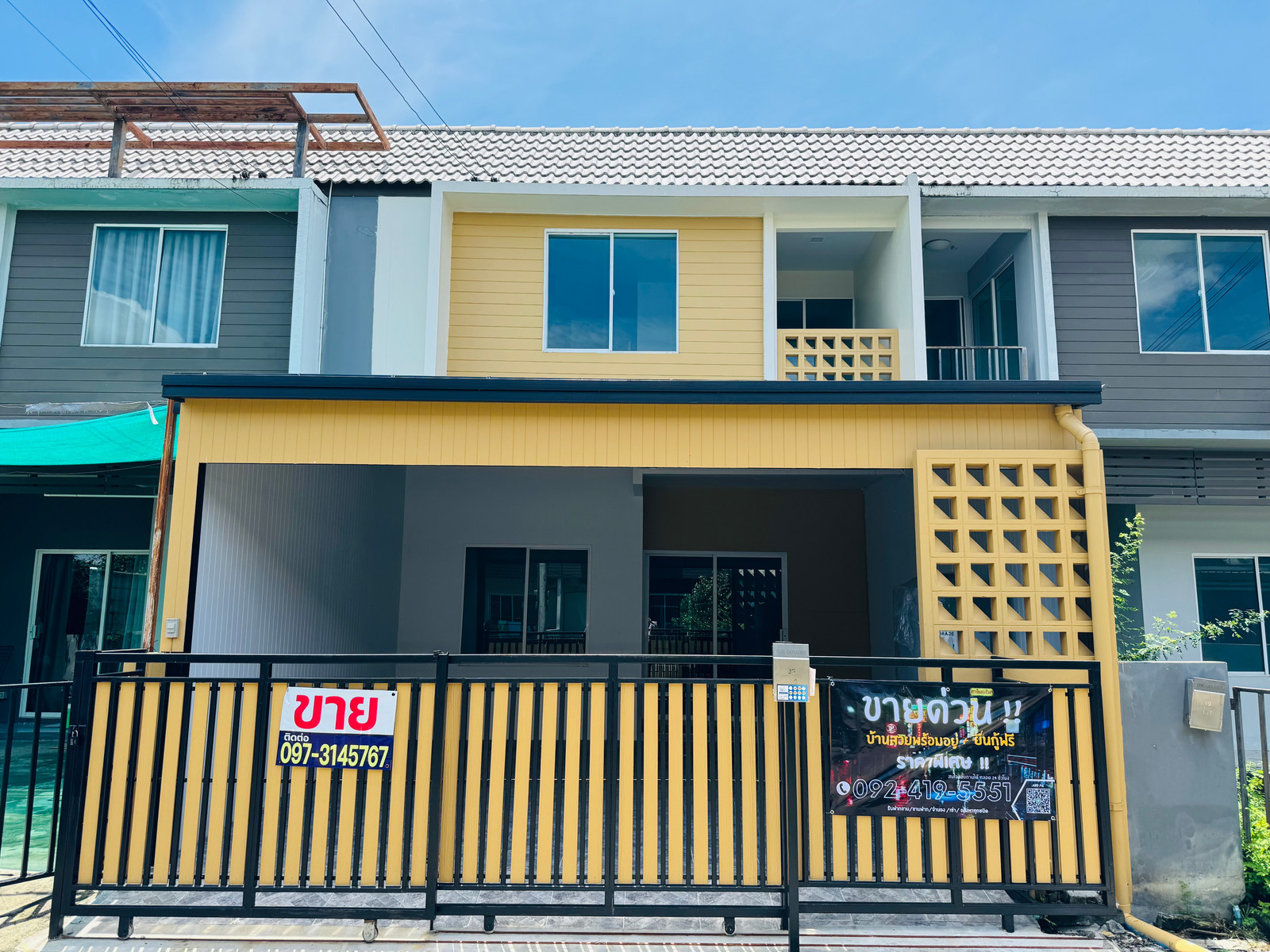 ข้าราชการอยากมีบ้าน เรามีบ้านดีๆตกแต่งสวยๆ มาแนะนำ 2 หลัง ที่ เดอะ คัลเลอร์ส  ใกล้ถนนสไวประชาราษฎร์ ลำลูกกา