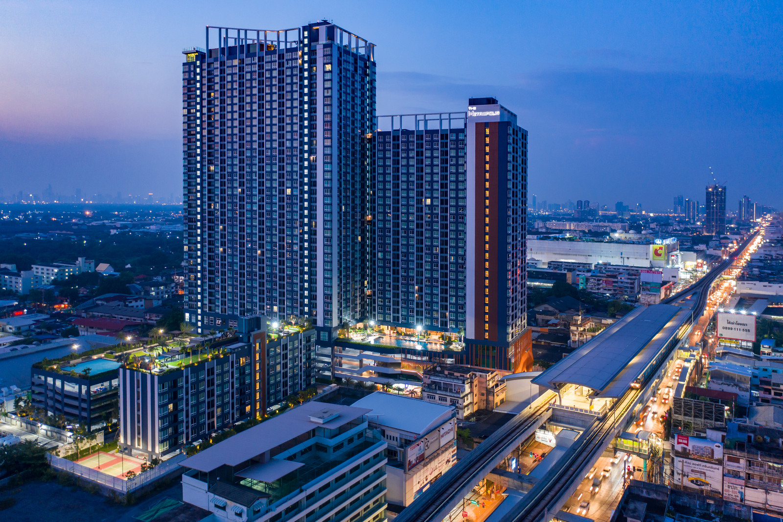 ขายด่วนโครงการ เดอะเมโทรโพลิส คอนโดมิเนียม 1 ห้องนอน 1 ห้องน้ำ 35 ตร.ม. อาคาร A ชั้น 28 ทิศใต้ ลมดี วิวสวย ลดราคาพิเศษจาก 2,999,000 บาท เหลือเพียง 2,700,000 บาท
