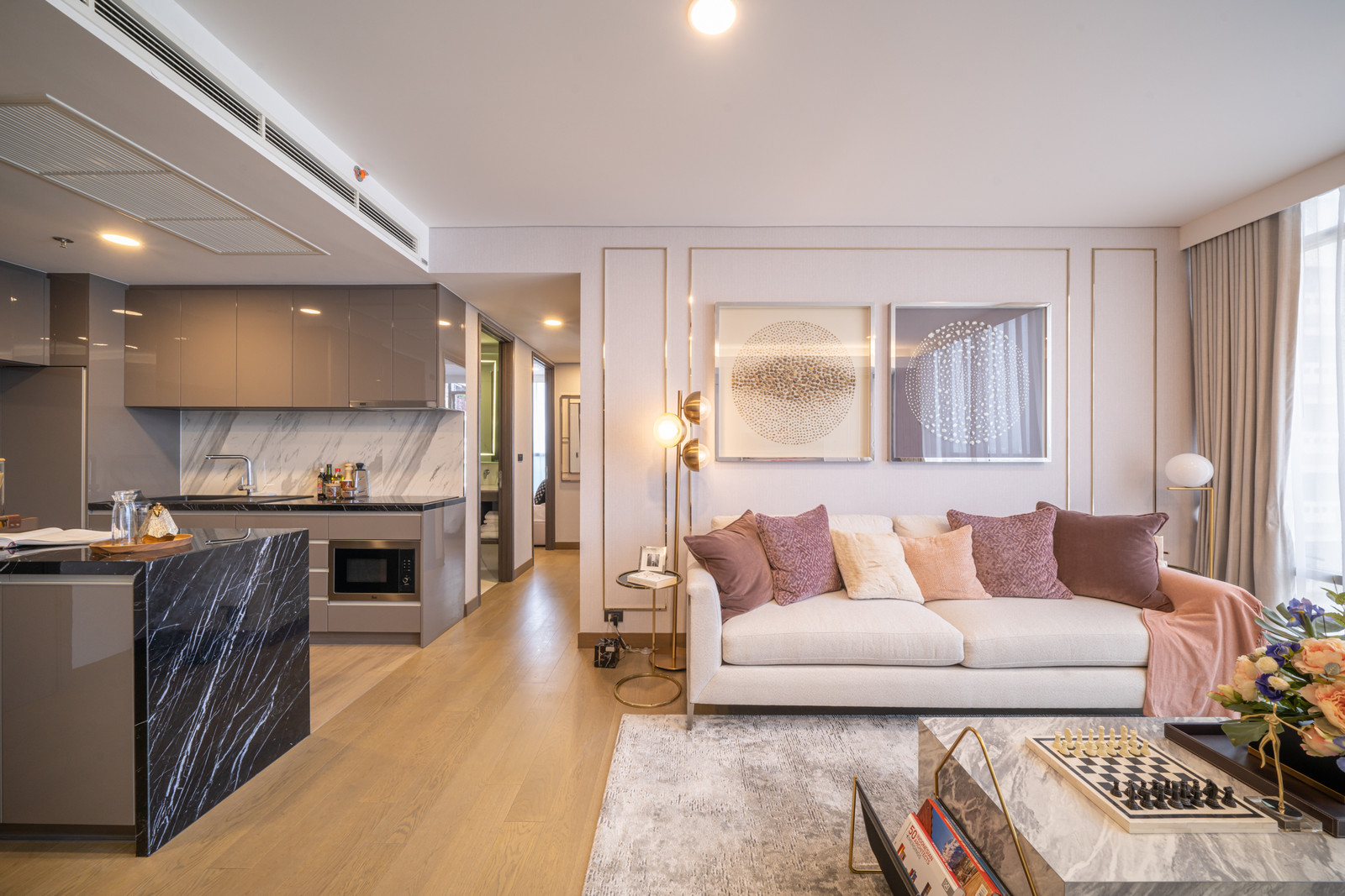 Wyndham Bangkok Queen, a condo in the middle of the city, large room, 2 bedrooms, with hotel services. Wyndham Bangkok Queen, a condo in the middle of the city, large room, 2 bedrooms, with hotel services.