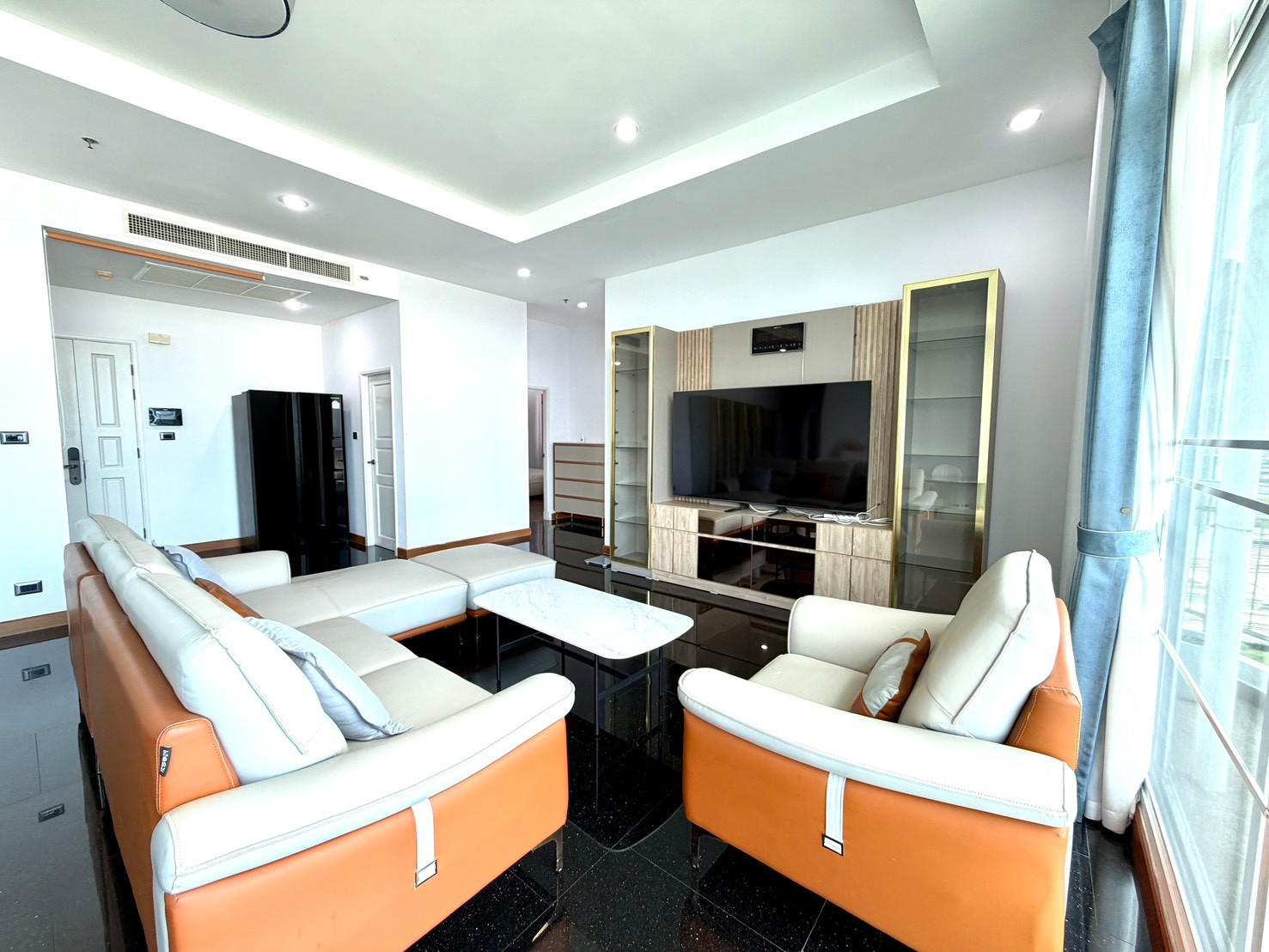 Penthouse for rent, 4 bedrooms, with maid's room | Supalai Wellington 1 project | Fully furnished, ready to move in, near MRT Cultural Center and Central Rama 9. Penthouse for rent, 4 bedrooms, with maid's room | Supalai Wellington 1 project | Fully furnished, ready to move in, near MRT Cultural Center and Central Rama 9.