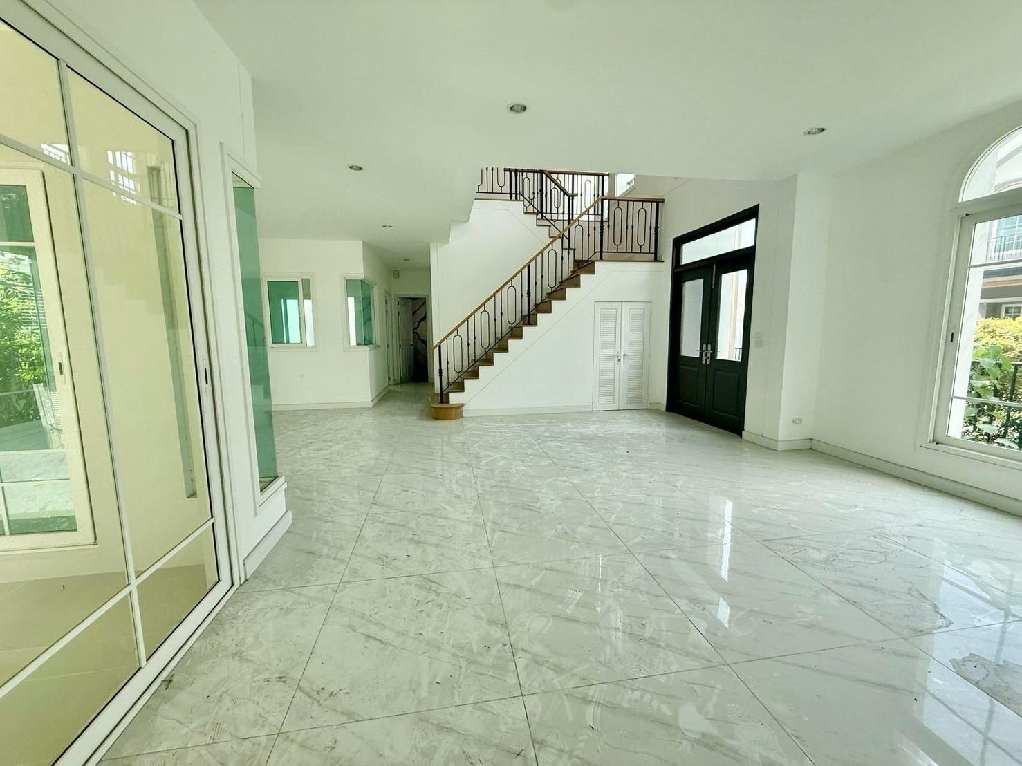 ✨Selling at a loss❌ Grandio Sathorn ✨ – รูปที่ 3