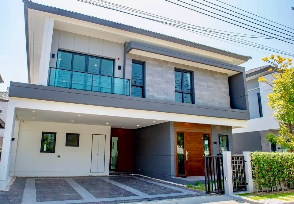 🌟For Rent: Pet-Friendly Detached House at The City Bangna. Beautiful two-storey detached house featuring 4 bedrooms and 5 bathrooms. Fully furnished.💥Rental Fee: 119,000 THB/month. 🌟For Rent: Pet-Friendly Detached House at The City Bangna. Beautiful two-storey detached house featuring 4 bedrooms and 5 bathrooms. Fully furnished.💥Rental Fee: 119,000 THB/month.