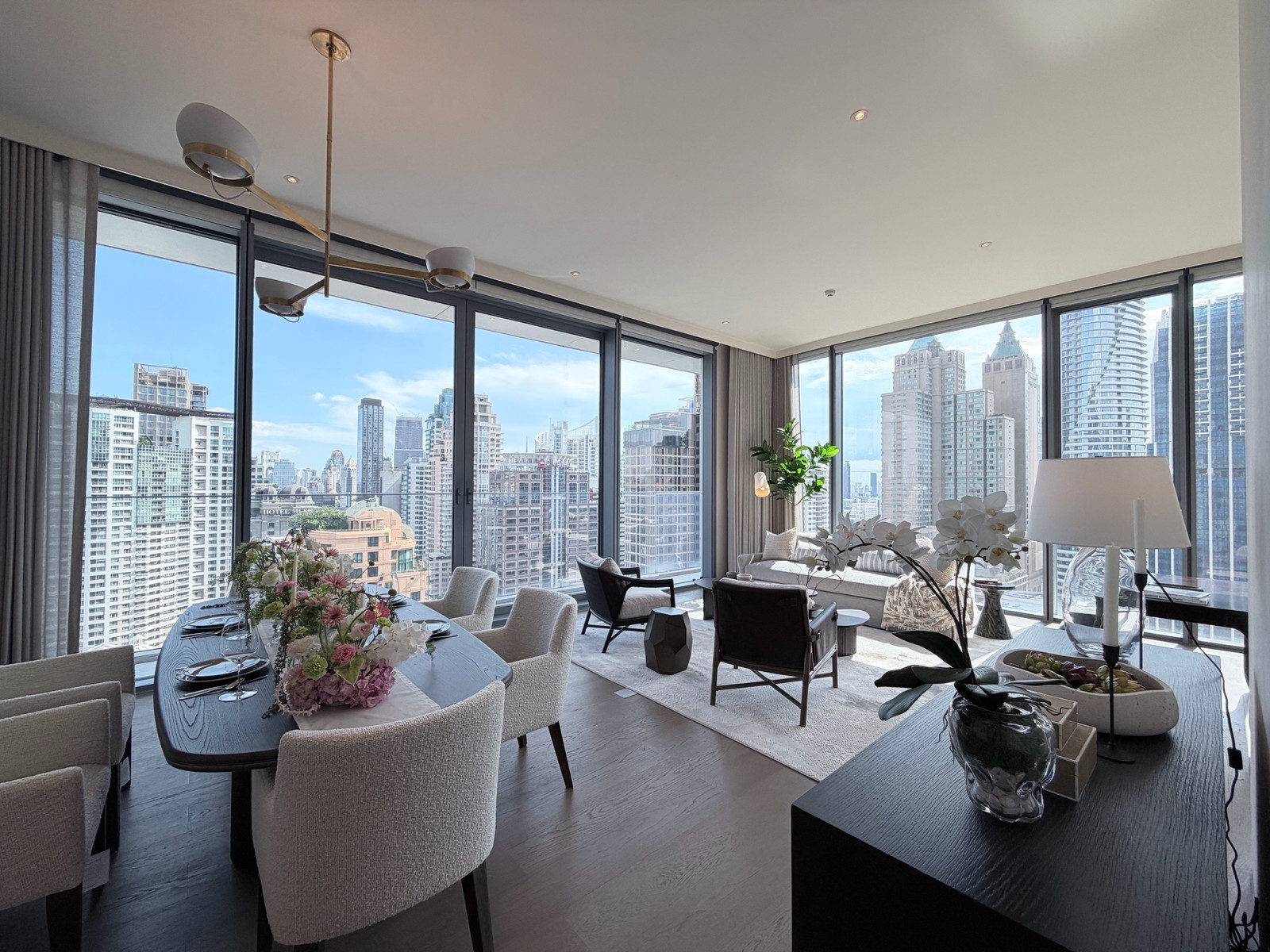 The Art of Luxury Living | SCOPE Langsuan
ที่สุดแห่งการอยู่อาศัยบนทำเลหลังสวน สำหรับผู้ที่เลือกสิ่งที่ดีที่สุด – รูปที่ 3
