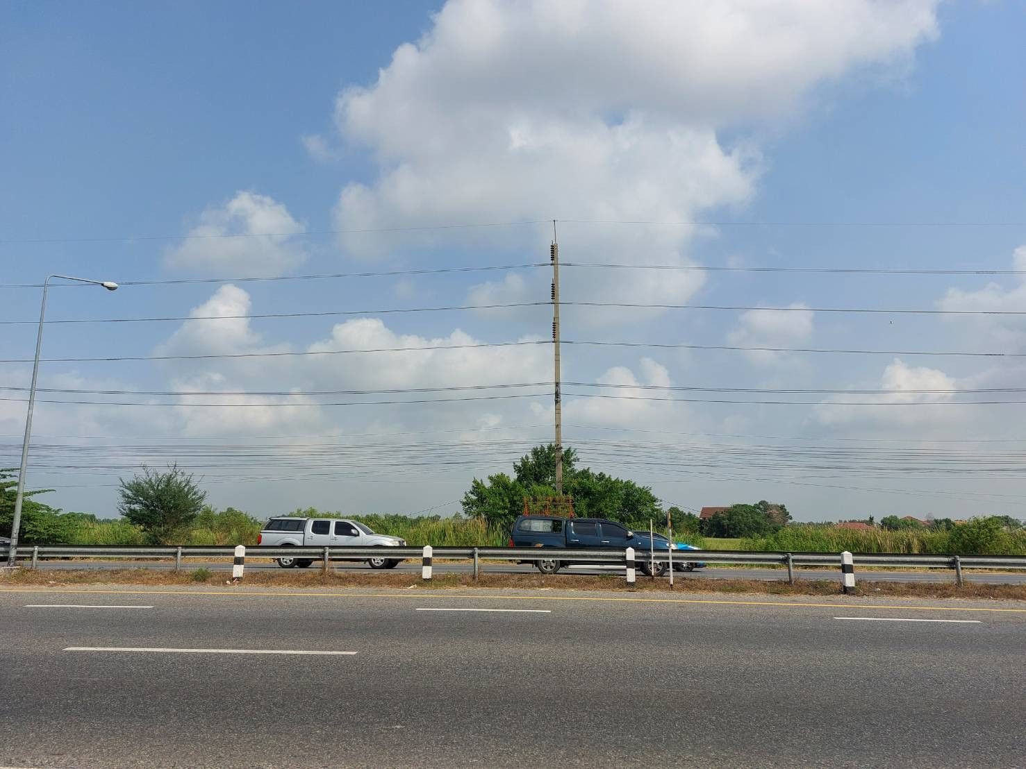Land for sale next to Suwinthawong Road, width 111 meters, original rice field, very beautiful, selling cheap. – รูปที่ 2