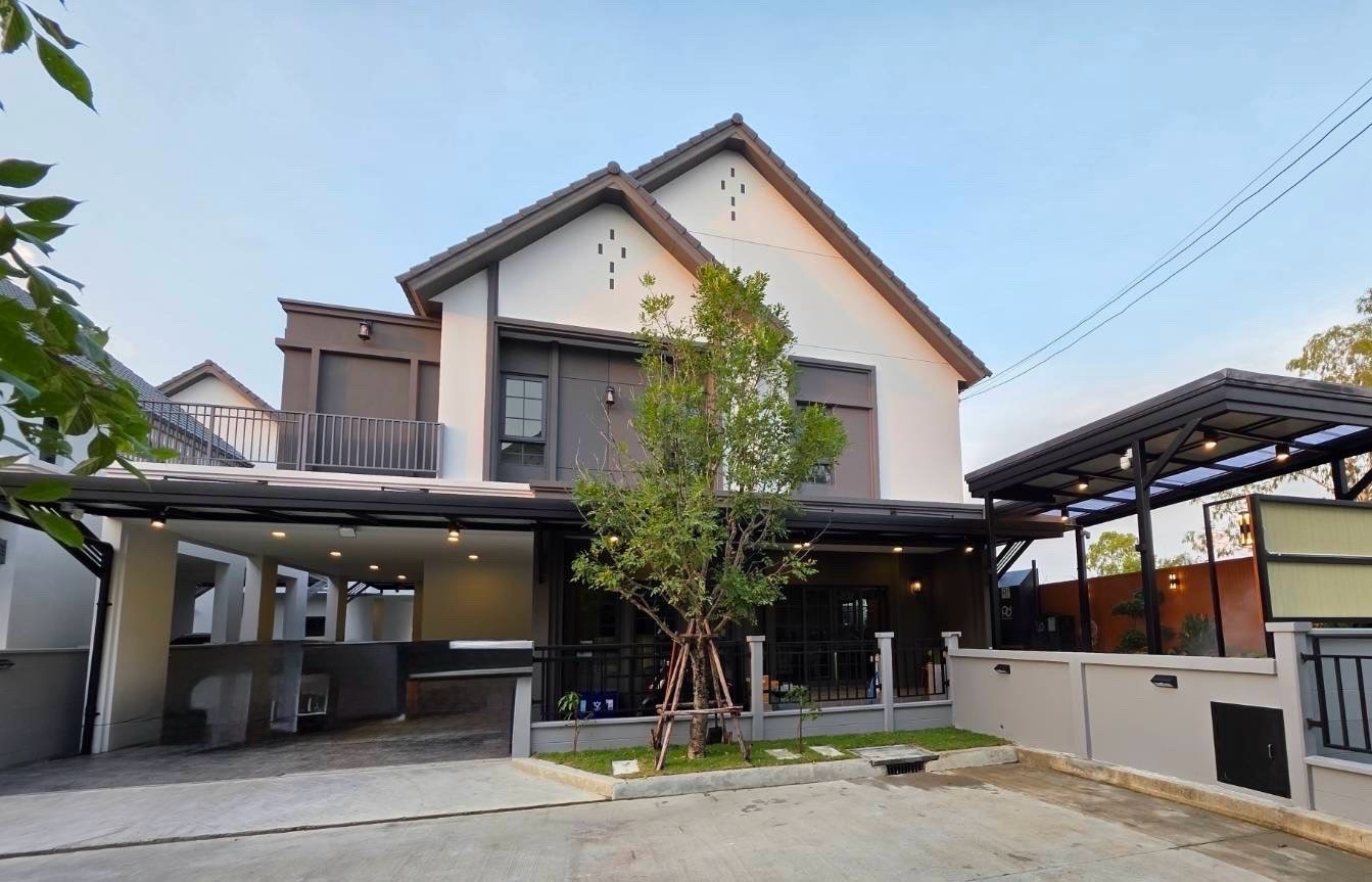 Luxury house for sale Centro Bangna 4 bedrooms 400 sq.m near Mega Bangna Suvarnabhumi Airport Luxury house for sale Centro Bangna 4 bedrooms 400 sq.m near Mega Bangna Suvarnabhumi Airport
