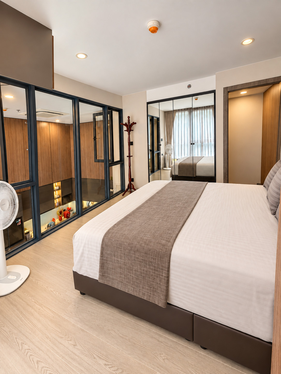 Rare 1-Bedroom Loft Condo for Sale at Cooper Siam Near Siam, 50.29 Sq.m. - U6401953