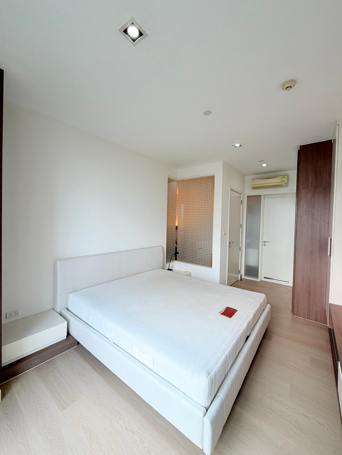 Urgent for rent!! Near BTS Punnawithi, ready to move in on 18 June 2026 / reserve first, get first served✨The Room Sukhumvit 62