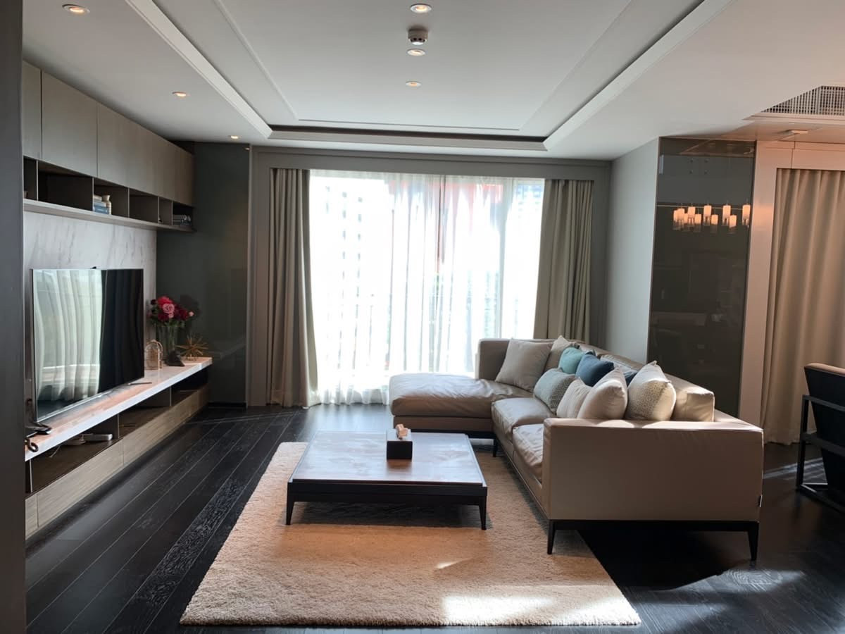 ให้เช่า คอนโด The Crest Sukhumvit 24 ใกล้ BTS พร้อมพงษ์ 3 ห้องนอน 248.37 ตร.ม. 200,000 บ/เดือน