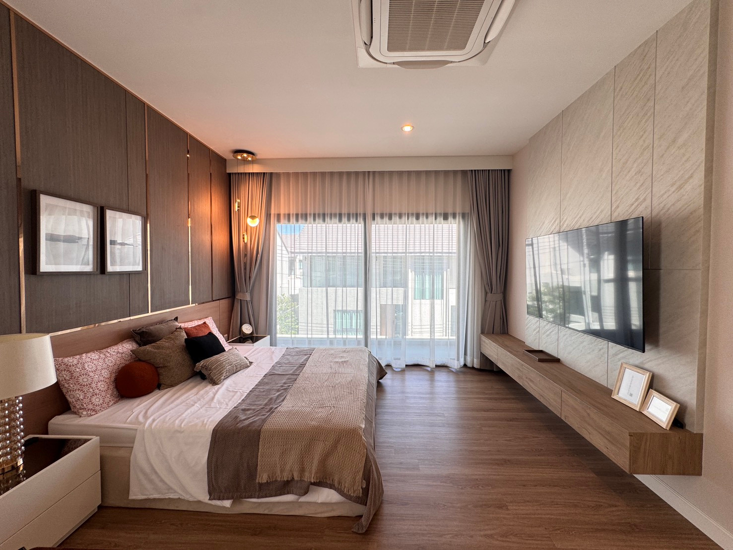For Sale | The Lavish – LV8 Aurora Pool Villa** Luxury Ready-to-Move-In Home with Private Swimming Pool S03-2712 For Sale | The Lavish – LV8 Aurora Pool Villa** Luxury Ready-to-Move-In Home with Private Swimming Pool S03-2712