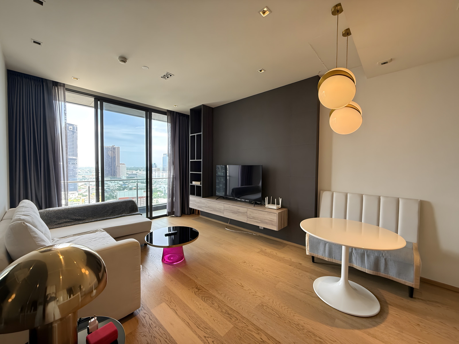 ห้องเงียบ, วิวไม่บล็อค โปร่งมพร้อมเข้าอยู่  – รูปที่ 3