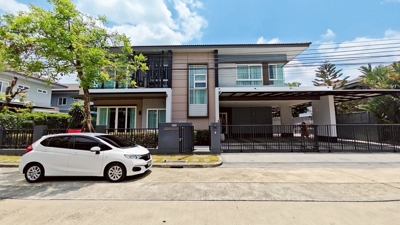 Large detached house, Laddarom Project, Bangna Km. 7