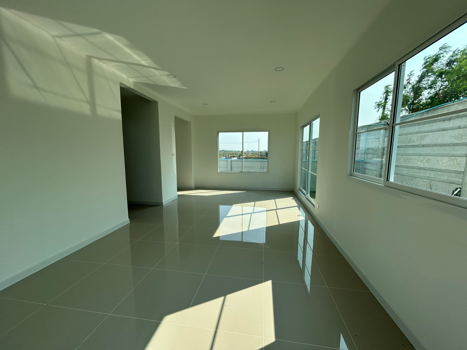 +++ บ้านเดี่ยว ราคาพิเศษ 4,999,000 ที่ดินเริ่มต้น 100 ตร.ว. 4 นอน 3 น้ำ 2 จอดรถ 158 ตร.ม. +++ ☎️ ติดต่อ คุณเอิง 081-8019826 – รูปที่ 4
