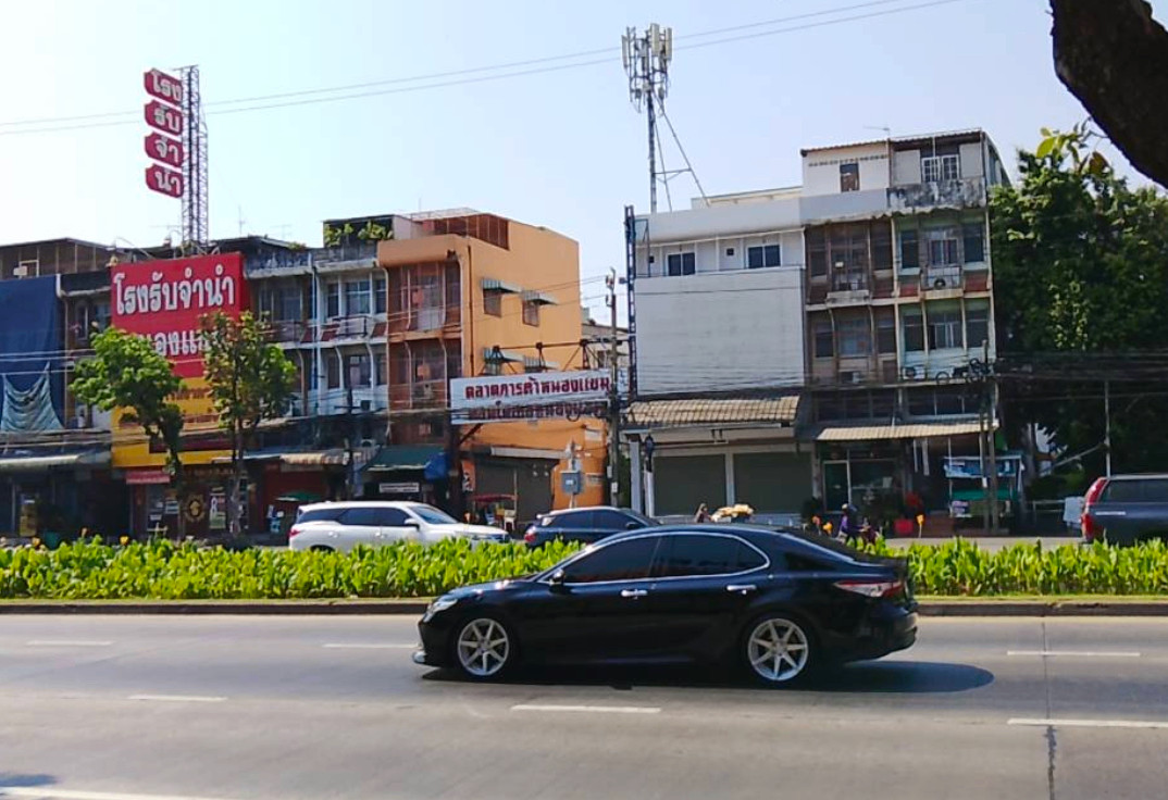 Showroom building for rent, land 2-1-61 rai, Nong Khaem, Bangkok. Showroom building for rent, land 2-1-61 rai, Nong Khaem, Bangkok.