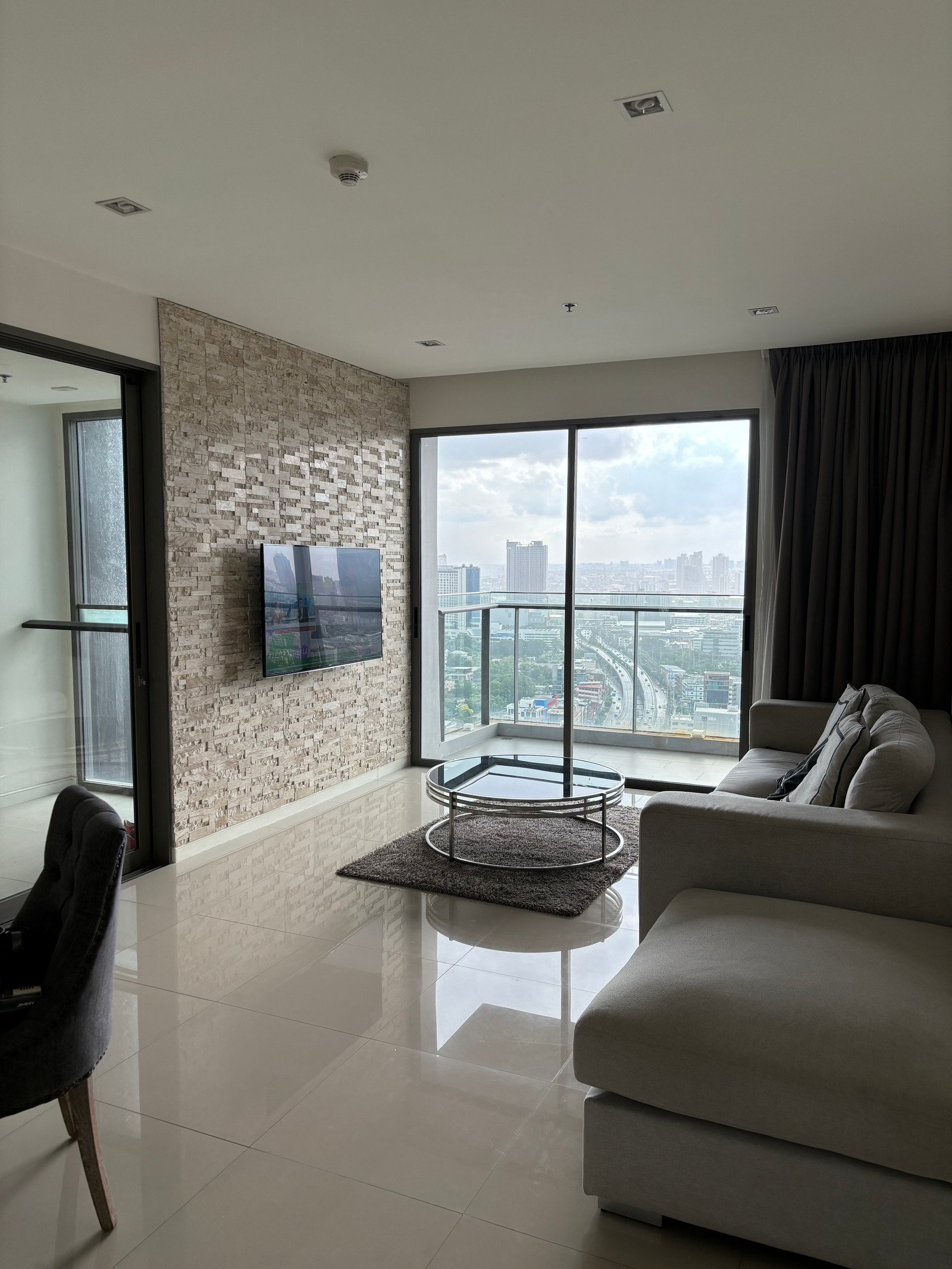 Highlights Unit with High floor City + River view Best Price 🔥  – รูปที่ 2
