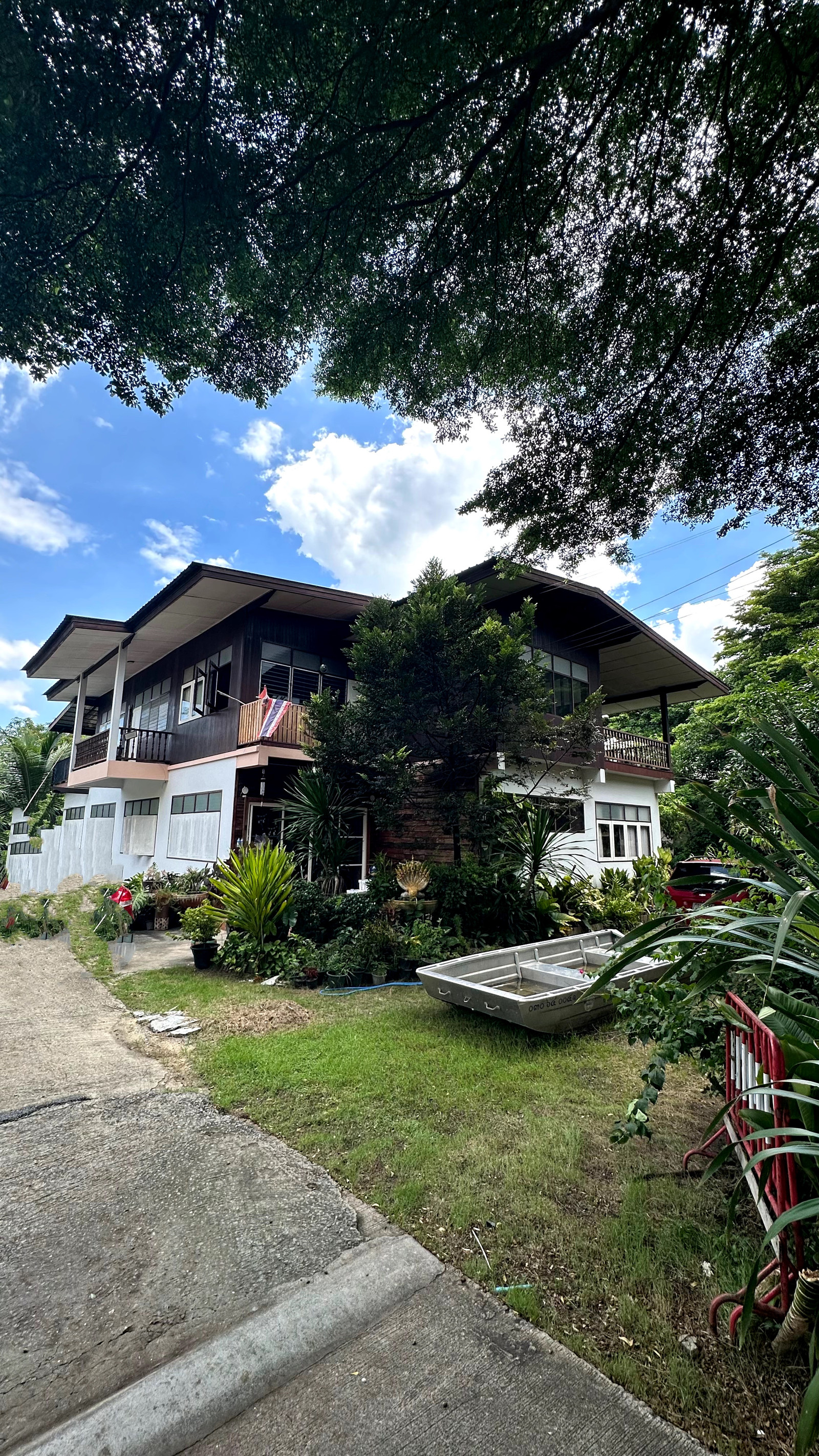 ขายบ้านไม้สวนติดถนน ซอยเพชรหึงษ์ 33 บางกระเจ้า พระประแดง พื้นที่ 480 ตรม. ขายบ้านไม้สวนติดถนน ซอยเพชรหึงษ์ 33 บางกระเจ้า พระประแดง พื้นที่ 480 ตรม.