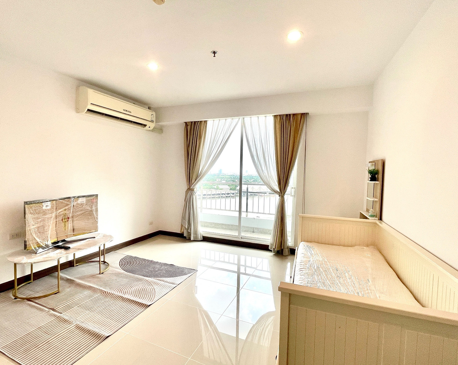Condo for rent Supalai Prima Riva (Supalai Prima Riva): luxury riverside condo, high floor. Condo for rent Supalai Prima Riva (Supalai Prima Riva): luxury riverside condo, high floor.