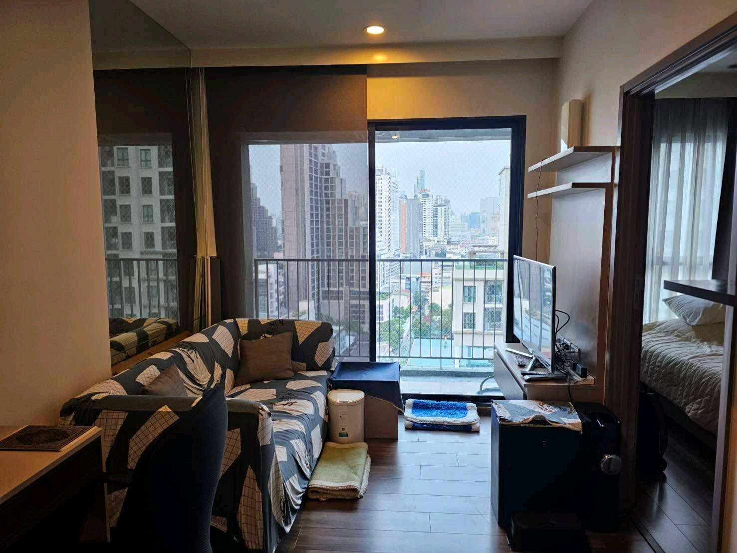 ให้เช่าคอนโด Tel Sathorn - Taksin ใกล้ BTS วงเวียนใหญ่ เพียง 100 เมตร!

ห้องสวย ชั้นสูง วิวดี ทิศเหนือ ไม่ร้อน บรรยากาศเงียบสงบ พร้อมเข้าอยู่

📌 ชั้น 16

พื้นที่: 31 ตร.ม. | 1 ห้องนอน 1 ห้องน้ำ

ทิศเหนือ ไม่ร้อนแดด

เฟอร์นิเจอร์ + เครื่องใช้ไฟฟ้าครบ (เค – รูปที่ 2