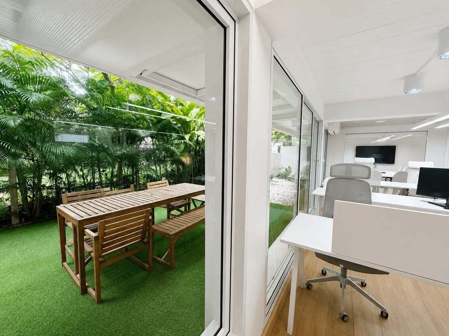 🌿 Office with private garden in the heart of Phaya Thai - Ari
✨ Special rent only 49,000 baht/month – รูปที่ 2