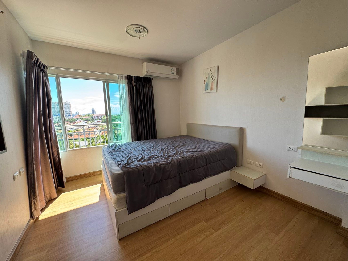 For Sale condo Supalai Mare Pattaya – Sea View Code: S03-2698 For Sale condo Supalai Mare Pattaya – Sea View Code: S03-2698