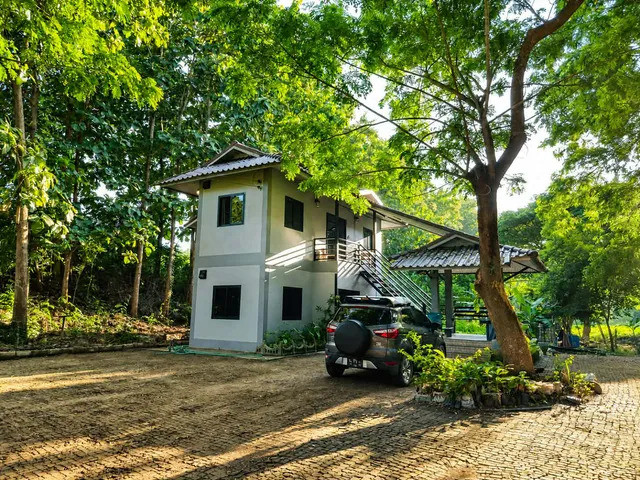 House for sale with 6 rai of land next to a creek – next to a mountain, Phrae Province | Only 3.3 million baht House for sale with 6 rai of land next to a creek – next to a mountain, Phrae Province | Only 3.3 million baht