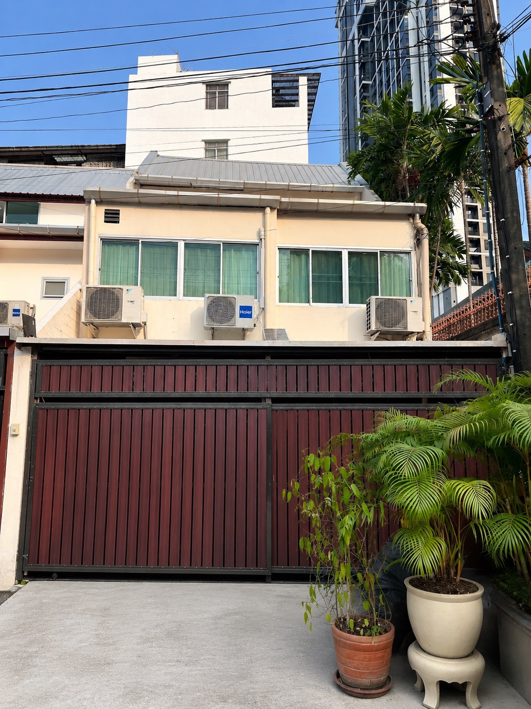ให้เช่า ทาวน์โฮม เอกมัย สุขุมวิท 63 ใกล้ รถไฟฟ้า BTS ทำธุรกิจ Airbnb /Hostel ได้ ฟังก์ชัน 4 ห้องนอน 4 ห้องน้ำ