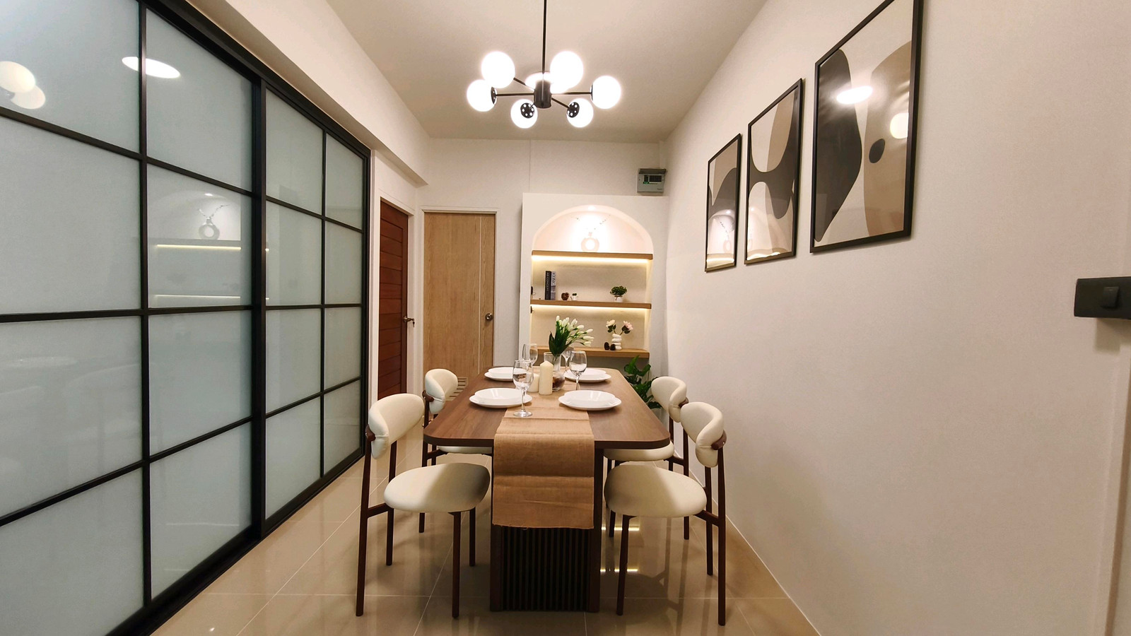 "The original room was smaller... Or have we grown up?"
Baan Ratchada 58 sq m. 1+1 bedroom | pets allowed | near BTS-MRT – รูปที่ 2