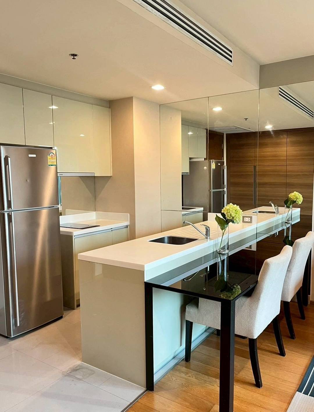 ปล่อยเช่าด่วน! The Address สาทร 1 นอน 55 ตรม. ห้องใหญ่สะใจ ลากกระเป๋ามาอยู่ได้เลย – รูปที่ 2