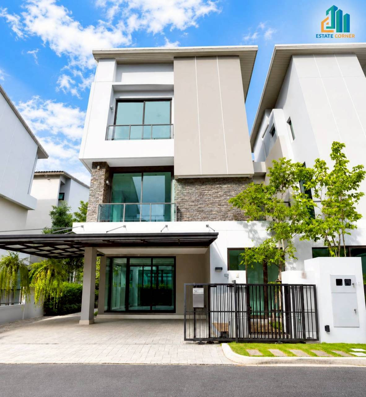 95645 - For sale/rent, luxurious 3-story semi-detached house, Baan Klang Muang Classe quality project, on an area of 39.3 sq m. 95645 - For sale/rent, luxurious 3-story semi-detached house, Baan Klang Muang Classe quality project, on an area of 39.3 sq m.