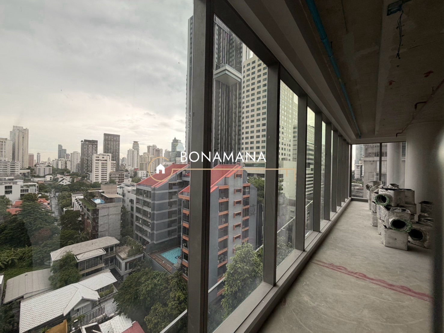 พื้นที่ร้านค้า/ ธุรกิจ Duplex Unit ชั้น 9 ติดถนน ทำเลทอง อโศก (MRT สุขุมวิท 450m) – รูปที่ 3