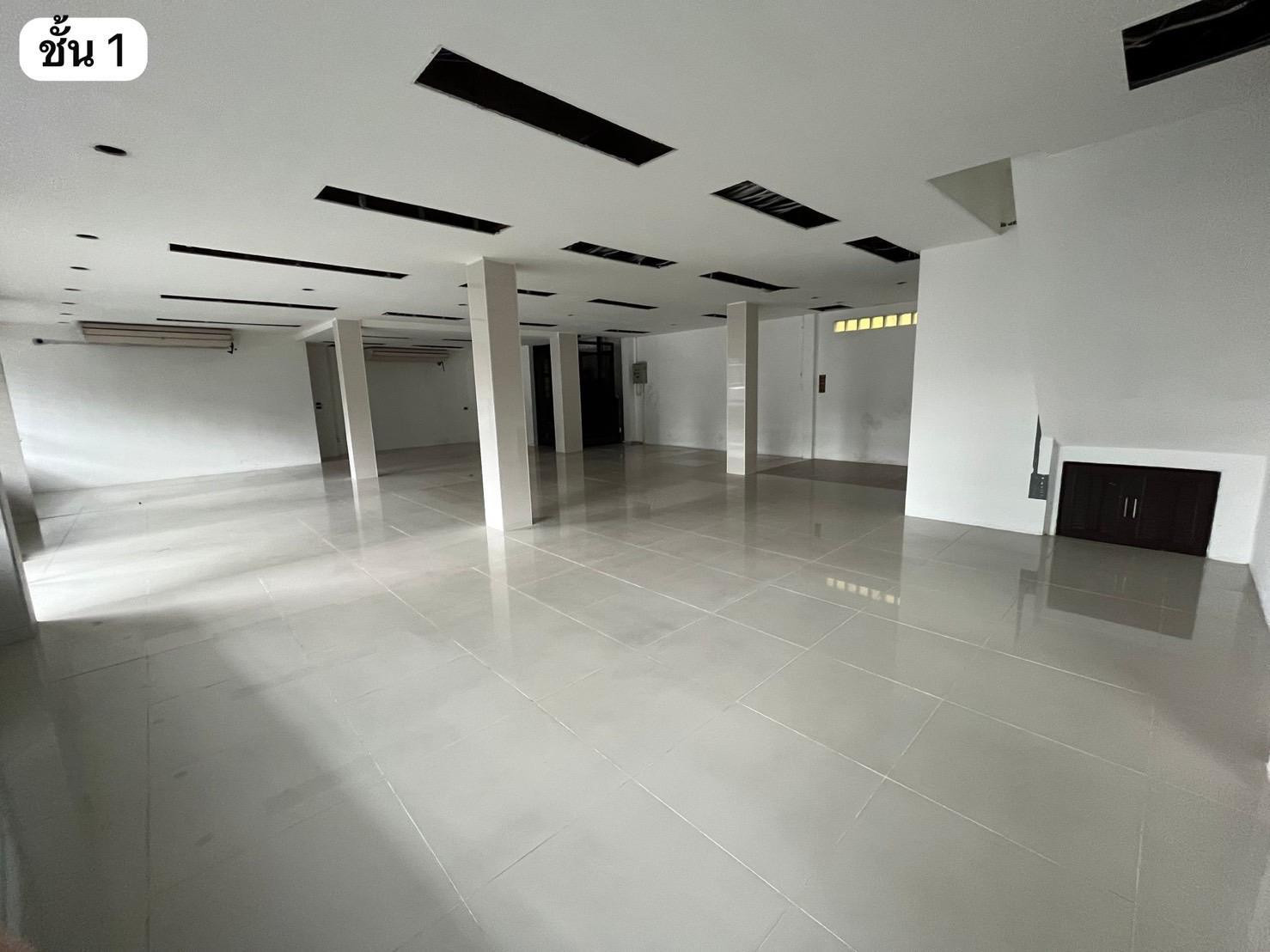 Prime Commercial Space For Rent - 1 Minute to Phra Khanong BTS