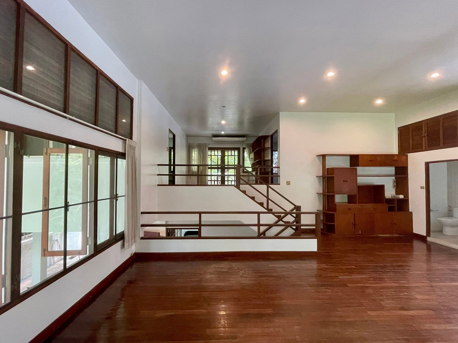 Single house for rent With a large garden Heart of Ruamrudee – รูปที่ 4