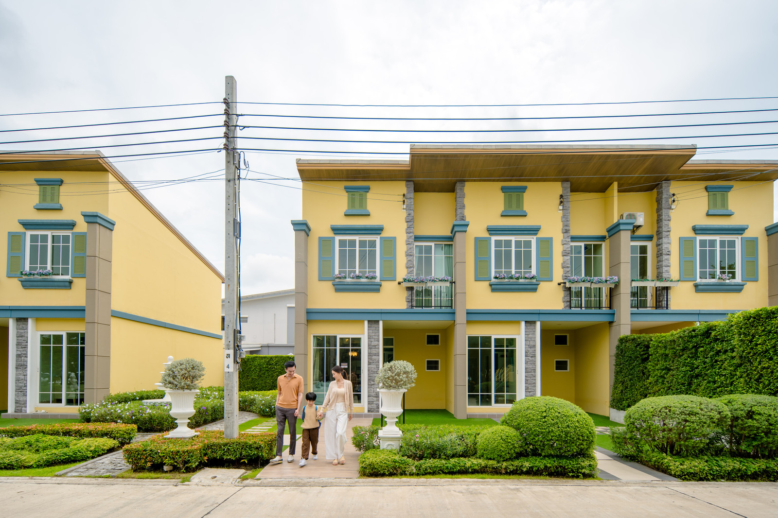 Golden Town Phetkasem - along Khlong Thawi Watthana Open private zone, best price