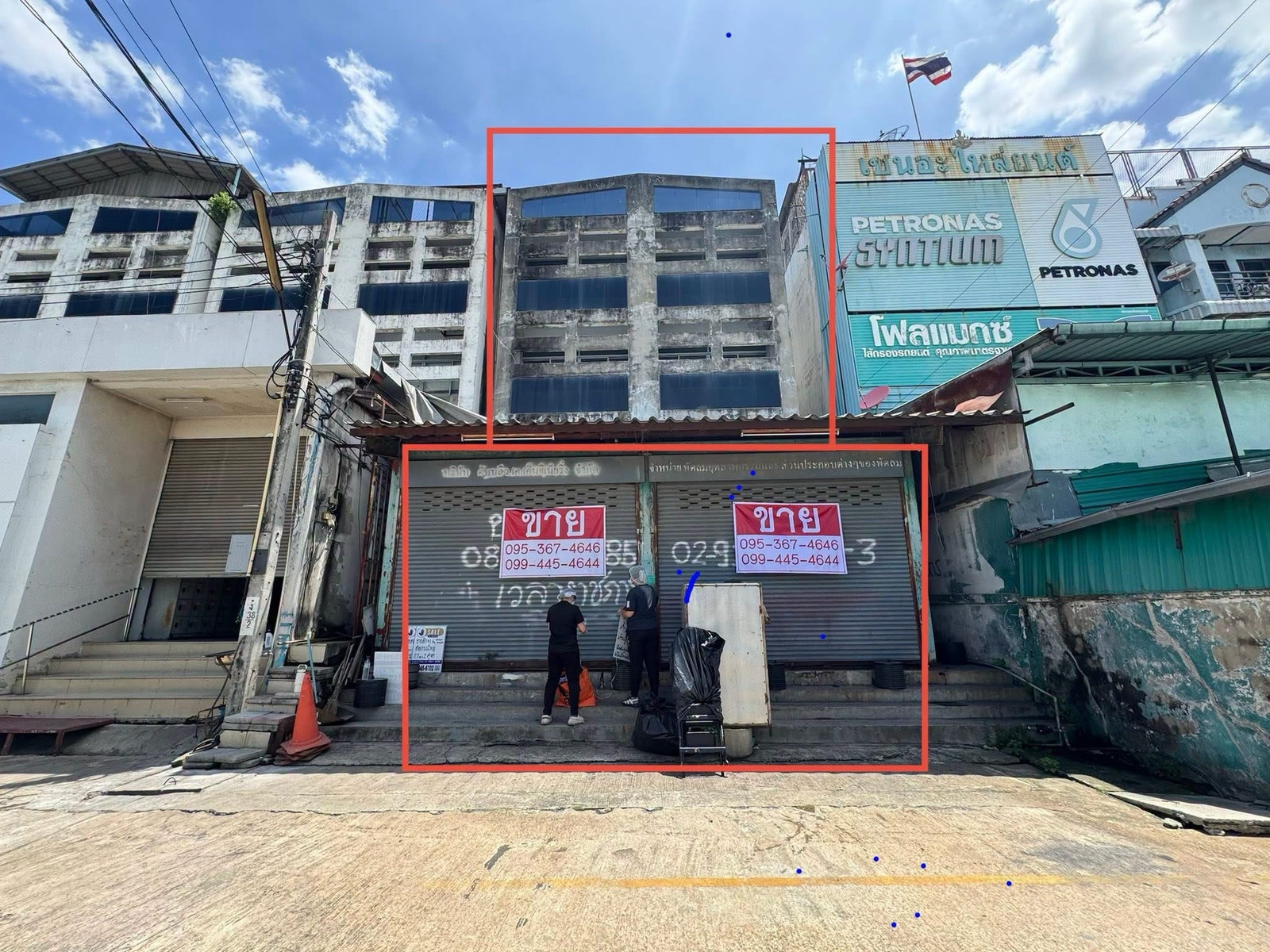 Urgent sale‼️ Price lower than appraisal.
🏢 Commercial building next to Lat Krabang-Chao Khun Thahan Road, potential location, suitable for investment and business. Large area 77 sq m. Urgent sale‼️ Price lower than appraisal.
🏢 Commercial building next to Lat Krabang-Chao Khun Thahan Road, potential location, suitable for investment and business. Large area 77 sq m.
