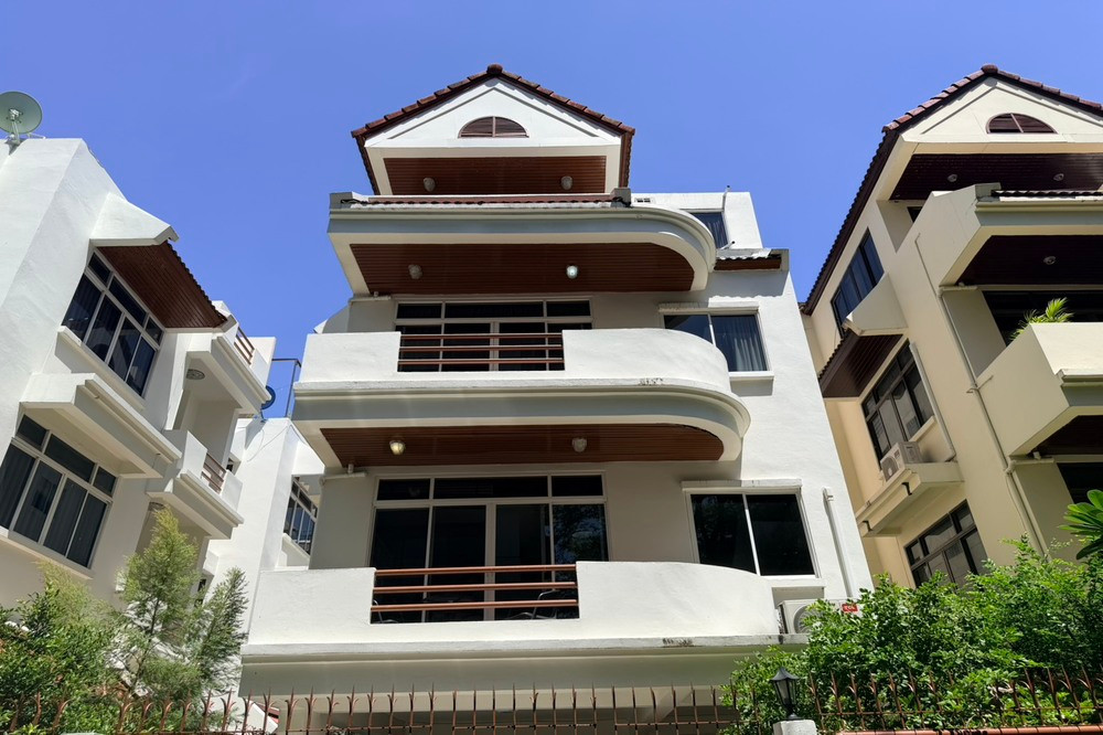 🔥 House For rent !! 🔥 House in Phromphong, 5 bedroom, 5 bathroom, 4 Storeys !! Code C20230109716 furnished, ready to move in 📣📣