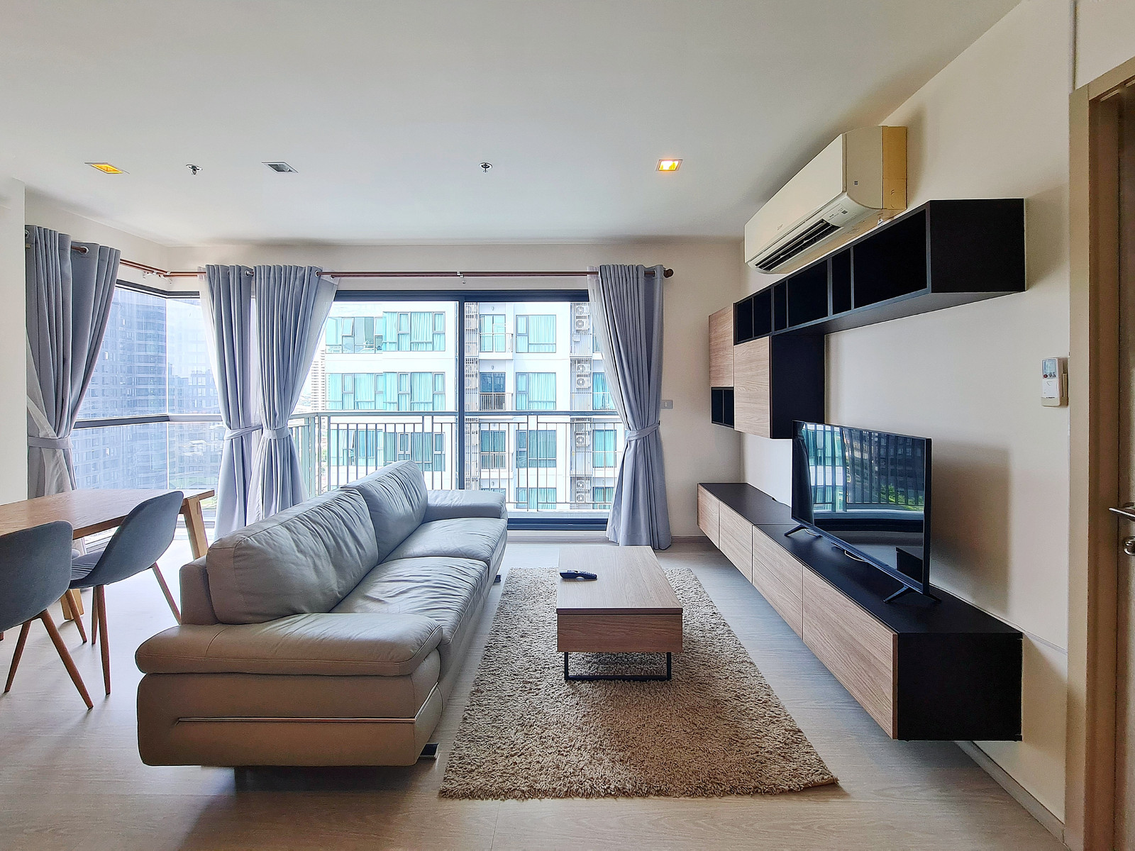 FOR RENT | corner 2-Br 79 Sqm Rhythm Sukhumvit 36-38, near to BTS Thong Lor FOR RENT | corner 2-Br 79 Sqm Rhythm Sukhumvit 36-38, near to BTS Thong Lor