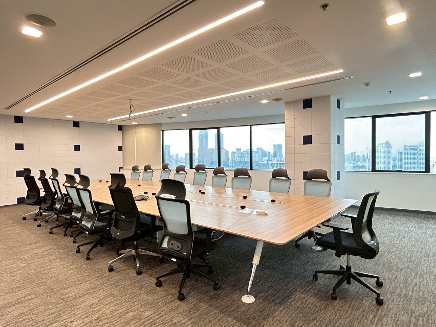 Office for rent, Italthai Tower, 28th floor, size 1,830.27 sq m. Office for rent, Italthai Tower, 28th floor, size 1,830.27 sq m.