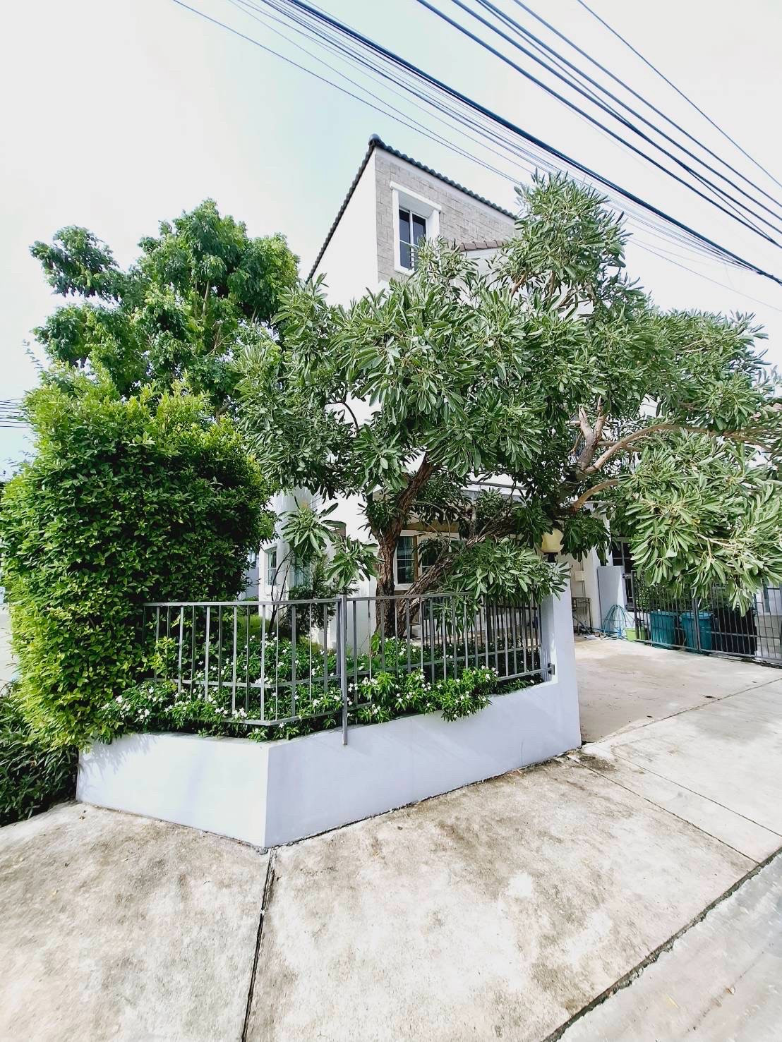 ห้องหัวมุมพร้อมห้องใต้หลังคากว้างขวางและสวนด้านข้าง – รูปที่ 2