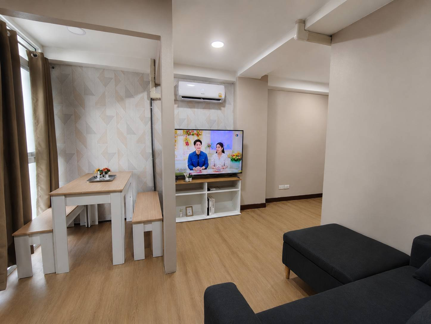 Condo near Major Ratchayo, 2 bedrooms, 1 bathroom, near BTS Senanikom, size 51.23 sq m. ( sells himself)