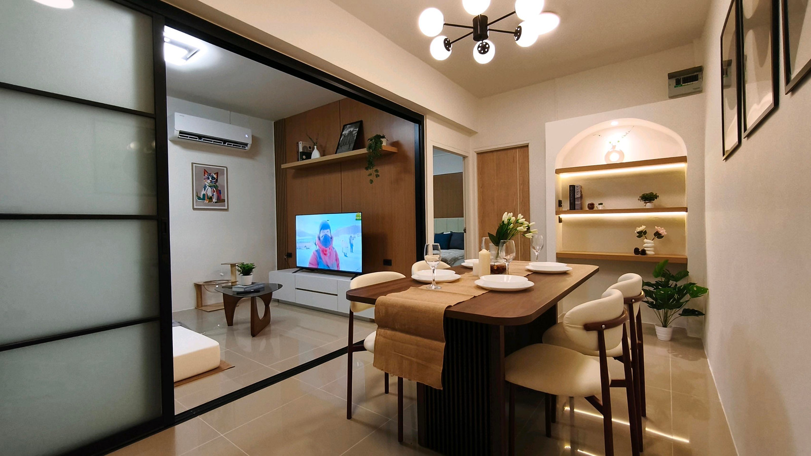 "ห้องเดิมมันเล็กลง… หรือเราโตขึ้น?"
บ้านรัชดา 58 ตรม. 1+1 ห้องนอน | เลี้ยงสัตว์ได้ | ใกล้ BTS-MRT