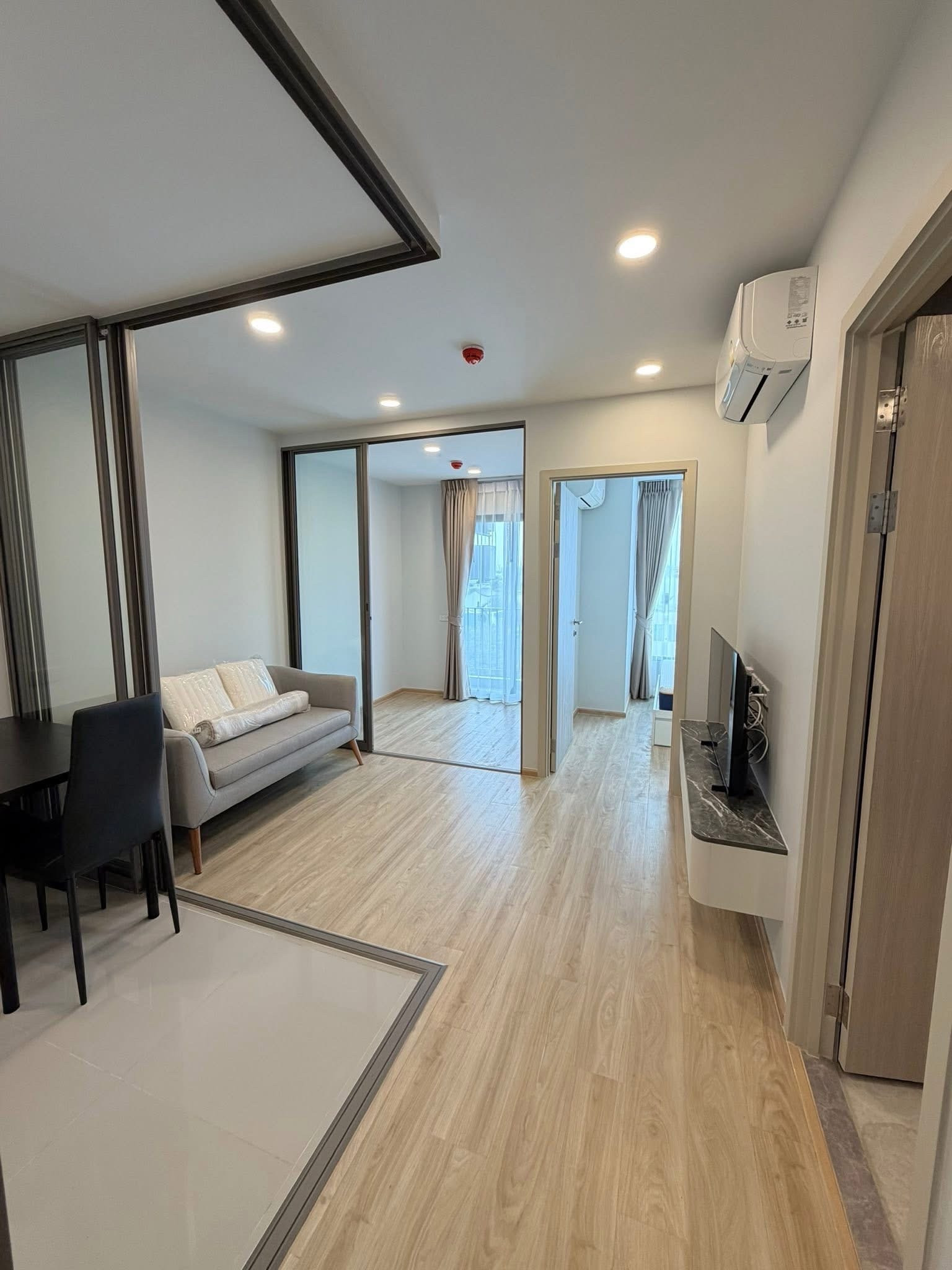 ให้ ESQUE Sukhumvit 101/1 คอนโดแต่งใหม่ พร้อมเข้าอยู่ ใกล้ BTS ปุณณวิถี และ True Digital Park
ให้ ESQUE Sukhumvit 101/1 คอนโดแต่งใหม่ พร้อมเข้าอยู่ ใกล้ BTS ปุณณวิถี และ True Digital Park