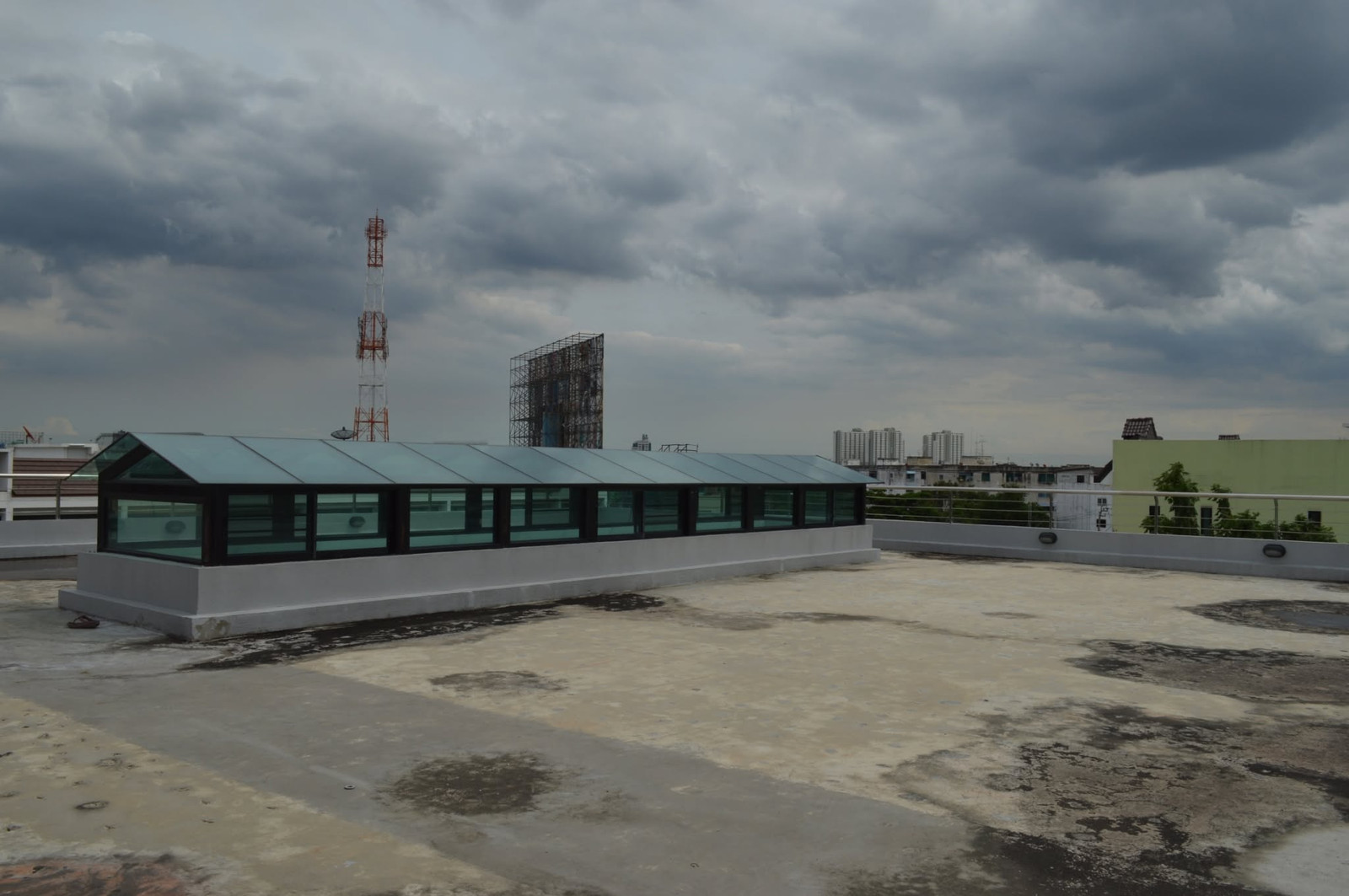 ขายอาคารสำนักงาน-ที่พักชั้นบน ขนาด 1,700 ตรม รามอินทรา – รูปที่ 2