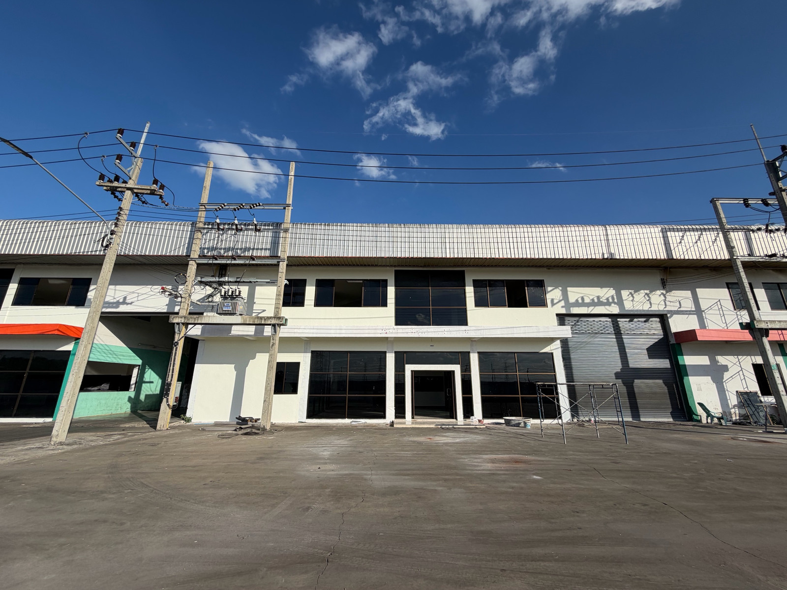 Warehouse for rent Wang Noi-Ayutthaya With built-in office Located in the central logistics center of the central region. Connects Bangkok, Ayutthaya, Pathum Thani and industrial estates.