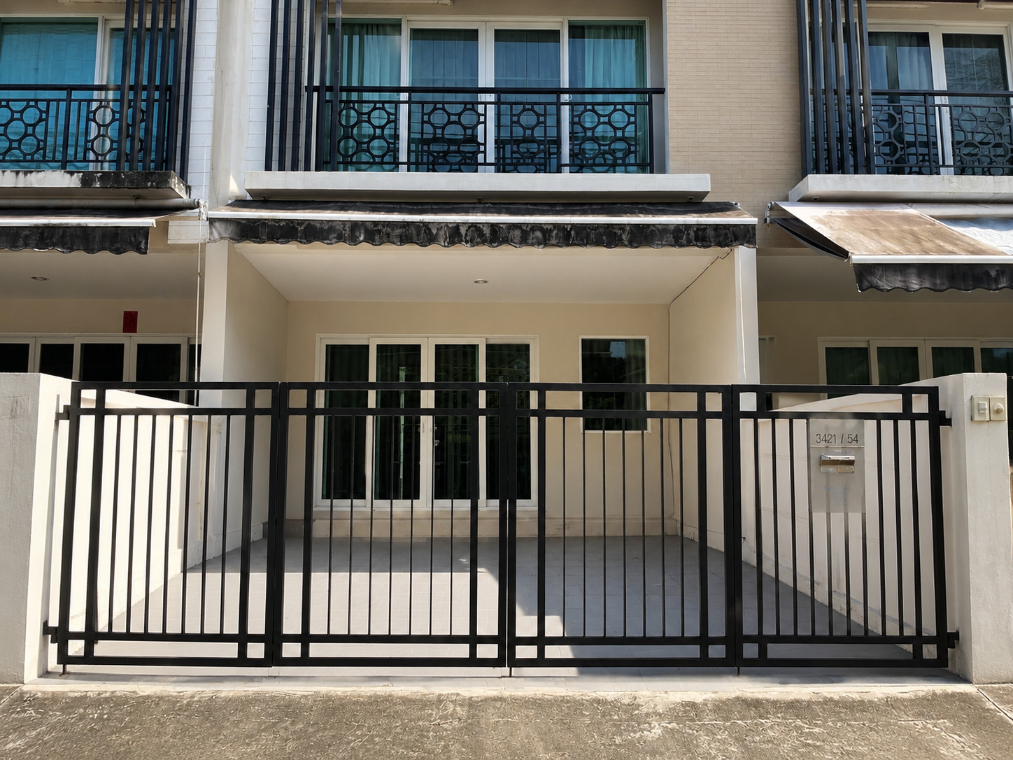 ให้เช่า Townhome 3 ชั้น บ้านกลางเมือง พระราม 9 – มอเตอร์เวย์ เฟอร์นิเจอร์ครบ พร้อมเข้าอยู่ หน้าบ้านไม่ชนใคร เดินทางสะดวก ใกล้สนามบินสุวรรณภูมิ ให้เช่า Townhome 3 ชั้น บ้านกลางเมือง พระราม 9 – มอเตอร์เวย์ เฟอร์นิเจอร์ครบ พร้อมเข้าอยู่ หน้าบ้านไม่ชนใคร เดินทางสะดวก ใกล้สนามบินสุวรรณภูมิ