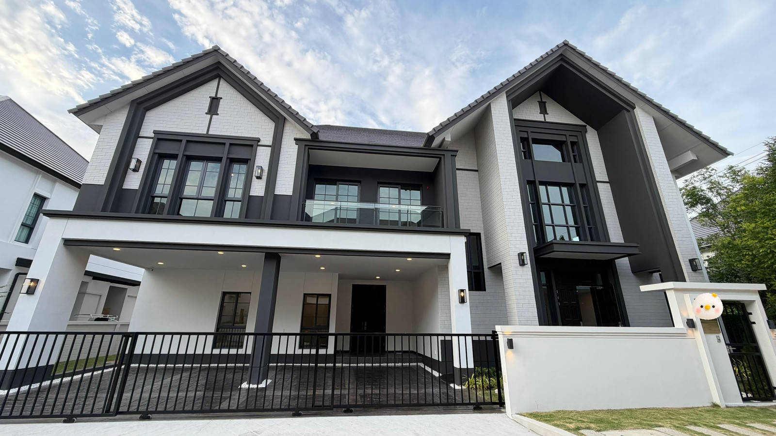 Single house for rent, The City2 Bangna (123 sq m.), 5 bedrooms, 6 bathrooms, pets allowed.