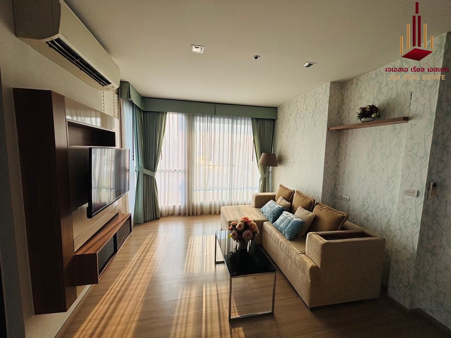 ✨ For Rent: Rhythm Sathorn Condo ✨  💰 Only 40,000 THB/month 
