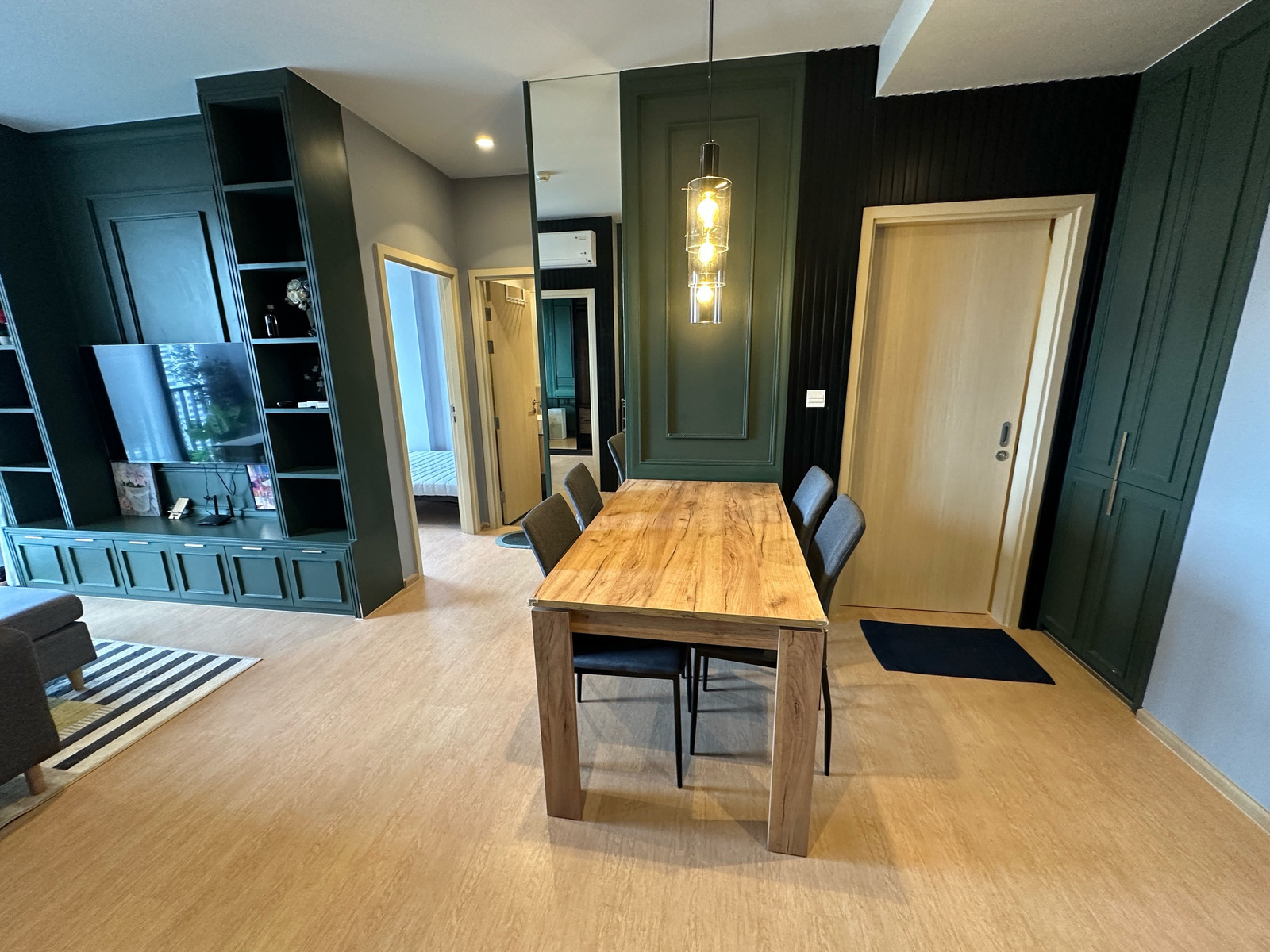 Maru Ekkamai 2 for rent, 2 bedrooms, 2 bathrooms, new luxury decoration, large room, special price (accepts pets) Maru Ekkamai 2 for rent, 2 bedrooms, 2 bathrooms, new luxury decoration, large room, special price (accepts pets)